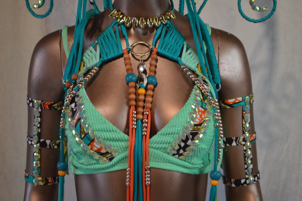 AMAPIANO - Female Backline